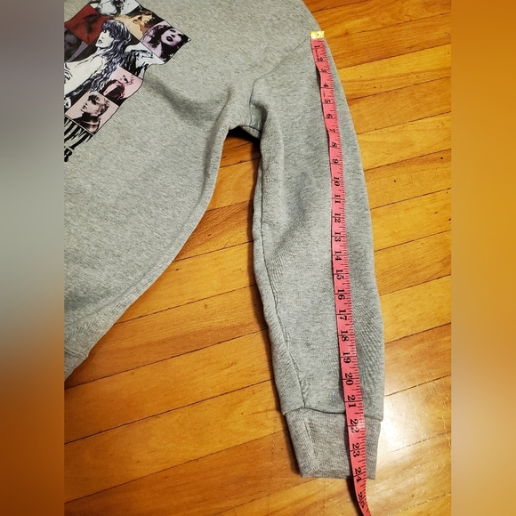 NWOT Taylor Swift The Eras Tour light heathered grey crewneck. Print. Size M. - Picture 7 of 8